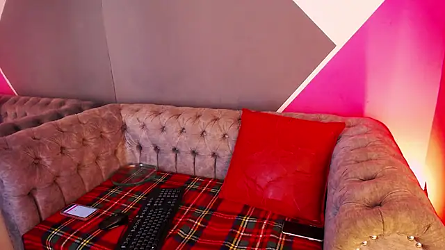 Agata Grubisic online show from February 12, 2026, 3:17 am