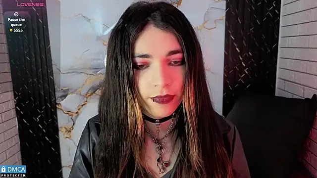 MaeveKuro online show from April 27, 2026, 4:10 am