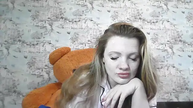 Eveline May online show from March 3, 2026, 12:56 pm