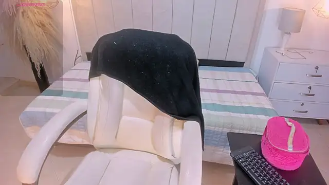 Snapshot of gime_lara chatting on December 16, 2025, 12:09 pm gime lara online show from December 16, 2025, 12:09 pm