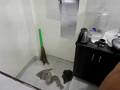 Snapshot of fitbuddy1 chatting on October 15, 2025, 10:34 am fitbuddy1 online show from October 15, 2025, 10:34 am