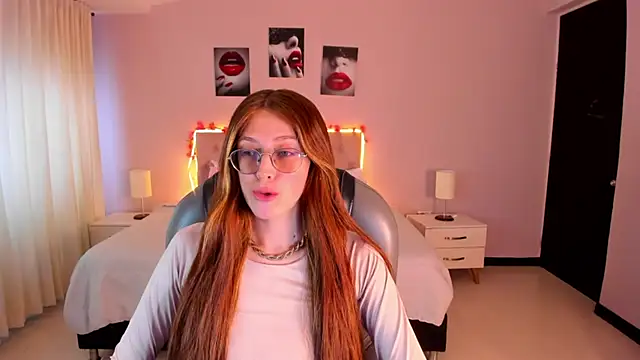 Snapshot of Emily_Warren_ chatting on April 25, 2026, 9:12 pm Emily Warren online show from April 25, 2026, 9:12 pm