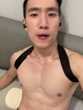 Snapshot of Hon1069 chatting on March 5, 2025, 8:10 pm Hon1069 online show from March 5, 2025, 8:10 pm