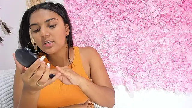 Melodymoore  online show from February 7, 2026, 11:24 pm