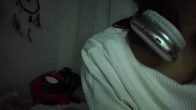 Melodymoore  online show from June 27, 2026, 5:46 am