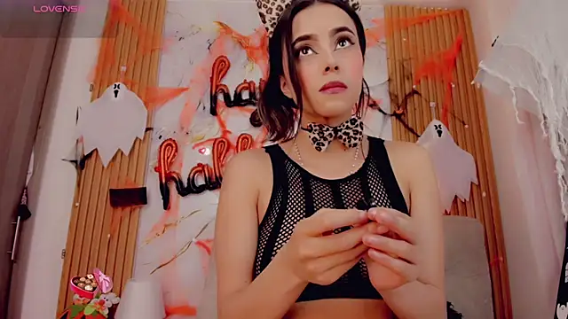 ValeriCardenas online show from October 19, 2025, 12:13 am