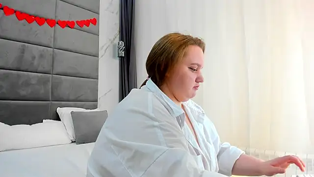 Snapshot of Amy_Hall chatting on March 8, 2025, 6:32 am Amy Hall online show from March 8, 2025, 6:32 am