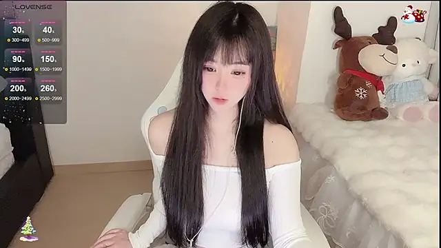 Milla-z online show from December 17, 2025, 11:48 am