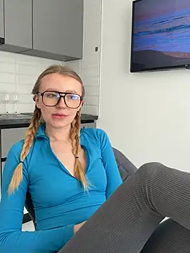 EvaBrooklyn online show from February 27, 2025, 12:01 pm