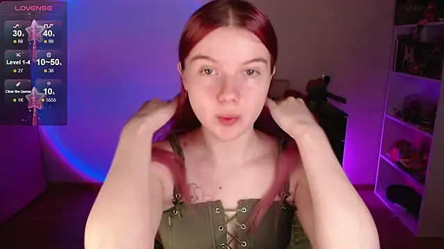 Snapshot of Strawberry_juli chatting on November 13, 2025, 1:26 pm Strawberry juli online show from November 13, 2025, 1:26 pm