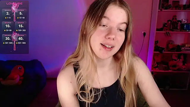 Strawberry juli online show from June 6, 2026, 5:34 am
