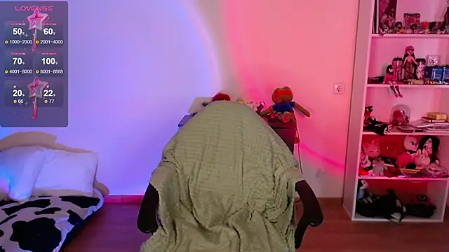 Strawberry juli online show from June 15, 2026, 3:18 am