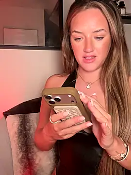 MissMaisiex online show from October 14, 2025, 8:20 pm