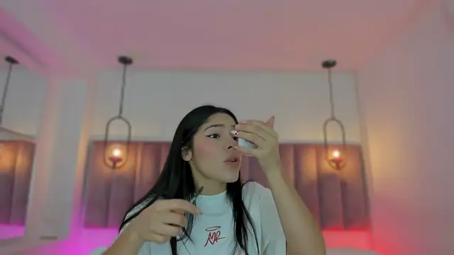 Haily b online show from December 14, 2025, 8:14 pm