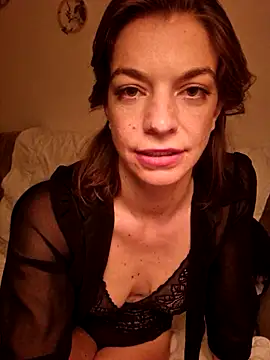 Snapshot of Rosemarie_Blu chatting on February 26, 2025, 10:36 pm Rosemarie Blu online show from February 26, 2025, 10:36 pm