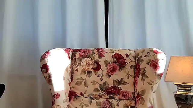 Snapshot of Rosemarie_Blu chatting on April 6, 2026, 6:14 am Rosemarie Blu online show from April 6, 2026, 6:14 am