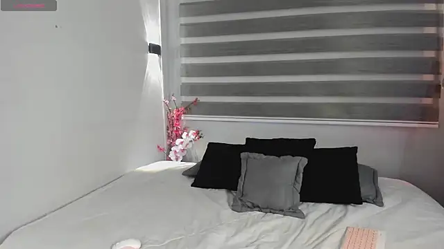 sweet obsession   online show from October 22, 2025, 7:35 pm