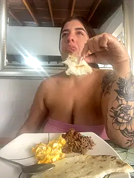 Snapshot of Madisson-Rivas chatting on October 17, 2025, 1:24 pm Madisson-Rivas online show from October 17, 2025, 1:24 pm