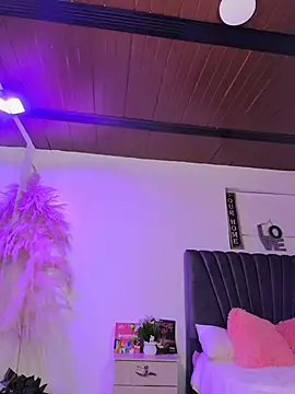 Snapshot of miaoconell chatting on July 8, 2026, 10:10 pm miaoconell online show from July 8, 2026, 10:10 pm