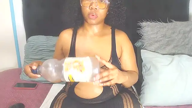 Snapshot of BootyClitQueen chatting on June 21, 2026, 7:52 pm BootyClitQueen online show from June 21, 2026, 7:52 pm