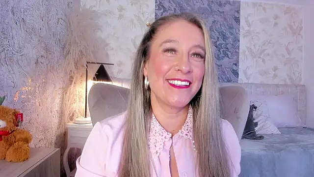 Snapshot of Liannaa_ chatting on November 7, 2025, 7:40 pm Liannaa online show from November 7, 2025, 7:40 pm