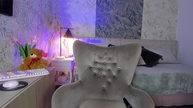 Snapshot of Liannaa_ chatting on November 8, 2025, 8:01 pm Liannaa online show from November 8, 2025, 8:01 pm