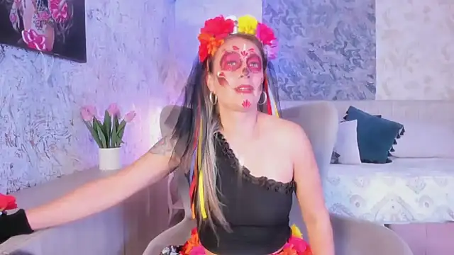 Snapshot of Liannaa_ chatting on October 29, 2025, 7:35 pm Liannaa online show from October 29, 2025, 7:35 pm