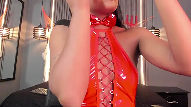 alahia betancurx online show from October 31, 2025, 12:46 pm