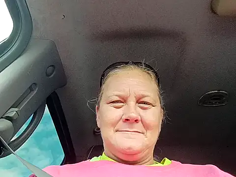 wetnwildforyou online show from December 15, 2025, 6:36 pm