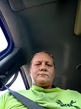 wetnwildforyou online show from October 17, 2025, 4:09 pm