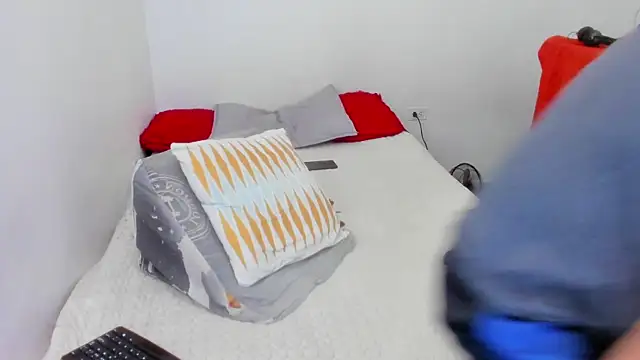 Snapshot of damian_c12 chatting on March 6, 2025, 11:31 pm damian c12 online show from March 6, 2025, 11:31 pm