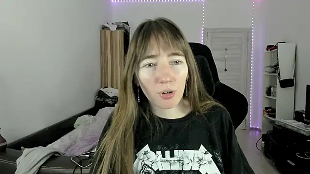 Snapshot of bekkawell chatting on December 14, 2025, 2:44 pm bekkawell online show from December 14, 2025, 2:44 pm