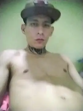 Snapshot of averno777 chatting on June 16, 2026, 5:51 am averno777 online show from June 16, 2026, 5:51 am