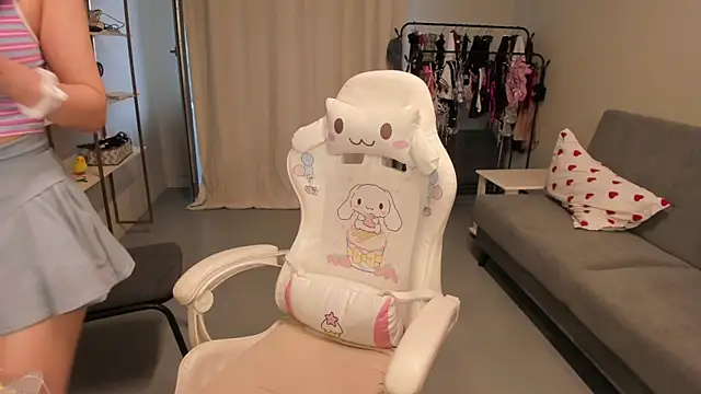 Snapshot of ka00ru_chan chatting on December 4, 2025, 9:41 am ka00ru chan online show from December 4, 2025, 9:41 am