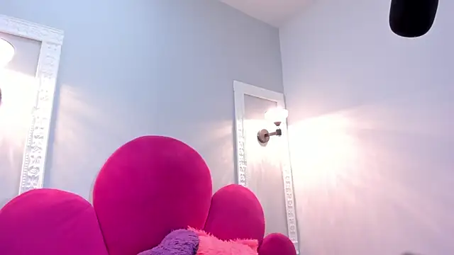 Bonniie 22 online show from October 9, 2025, 1:00 pm