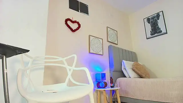 mary cute9 online show from March 9, 2026, 12:09 pm