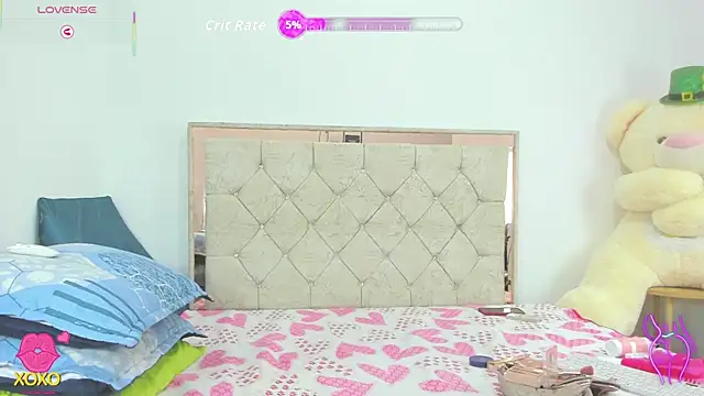 LunaaSweett online show from April 25, 2026, 1:52 pm