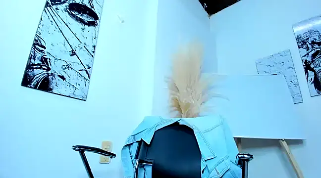 Snapshot of Allison_greey chatting on March 1, 2025, 12:34 pm Allison greey online show from March 1, 2025, 12:34 pm