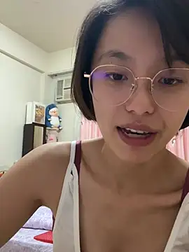 ladypaggy online show from April 27, 2026, 2:37 pm