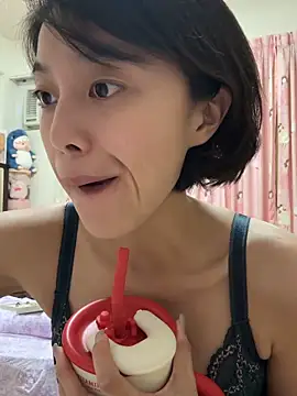 ladypaggy online show from May 1, 2026, 2:44 pm