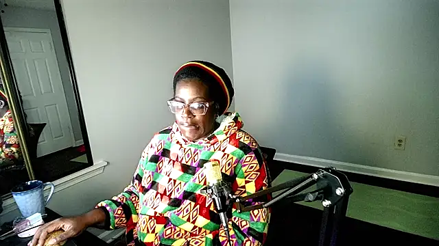 Snapshot of lovelyenigma365 chatting on February 6, 2026, 11:56 pm lovelyenigma365 online show from February 6, 2026, 11:56 pm