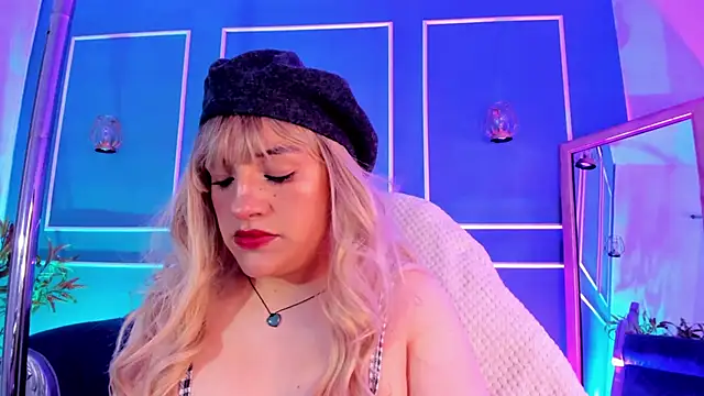 TaraTaylorr online show from November 29, 2025, 2:01 am