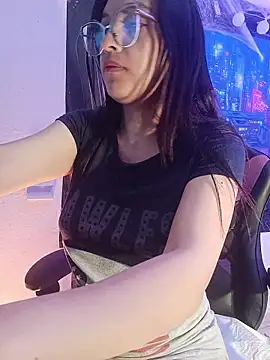 MiaStarts online show from October 12, 2025, 9:10 am