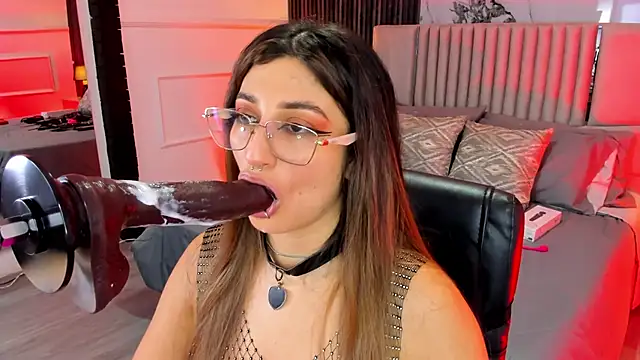 Gabrielakassi online show from May 4, 2026, 12:19 pm