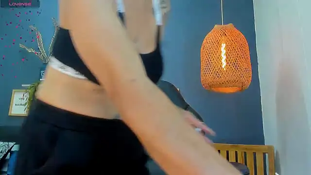 Snapshot of yessila_parker chatting on July 11, 2026, 8:47 am yessila parker online show from July 11, 2026, 8:47 am