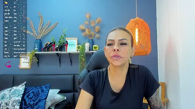 Snapshot of yessila_parker chatting on July 1, 2026, 8:58 am yessila parker online show from July 1, 2026, 8:58 am