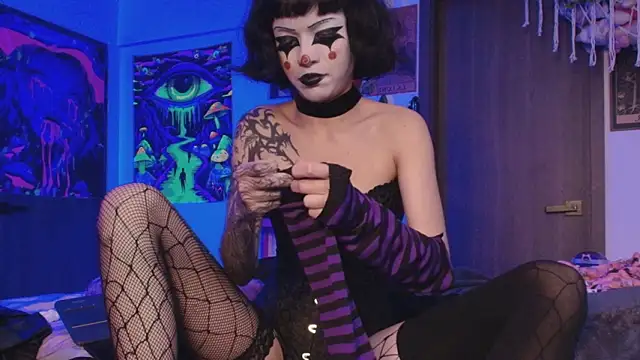  mollycrystal online show from March 11, 2026, 8:08 am