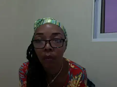 Snapshot of Ladyzee25 chatting on July 28, 2026, 11:37 pm Ladyzee25 online show from July 28, 2026, 11:37 pm