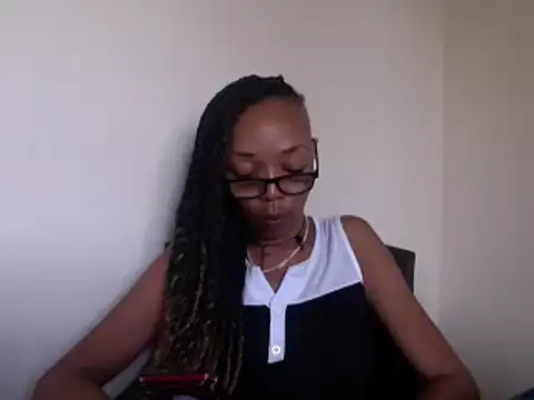 Snapshot of Ladyzee25 chatting on July 25, 2026, 7:20 pm Ladyzee25 online show from July 25, 2026, 7:20 pm