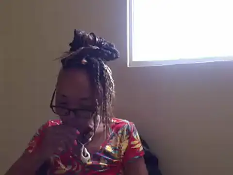 Snapshot of Ladyzee25 chatting on July 28, 2026, 6:20 pm Ladyzee25 online show from July 28, 2026, 6:20 pm